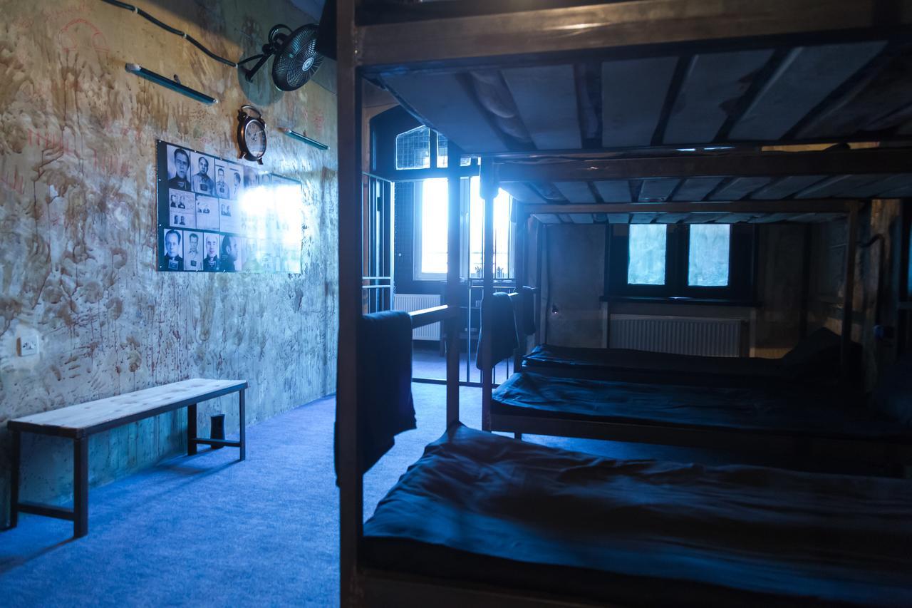 Alcatraz Jail-Hostel ティビリシ エクステリア 写真