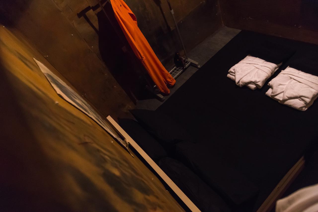 Alcatraz Jail-Hostel ティビリシ エクステリア 写真