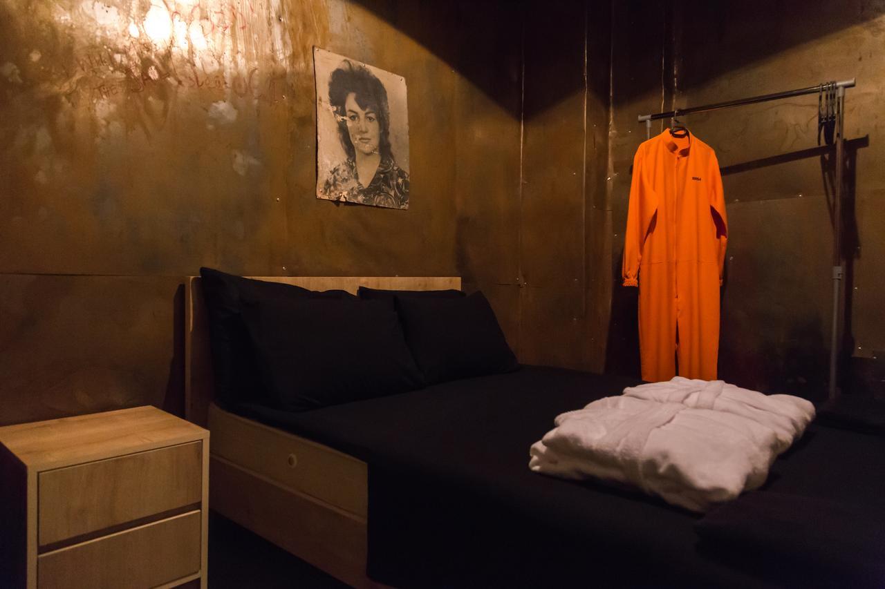 Alcatraz Jail-Hostel ティビリシ エクステリア 写真