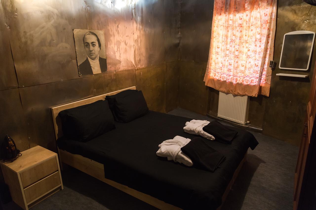Alcatraz Jail-Hostel ティビリシ エクステリア 写真