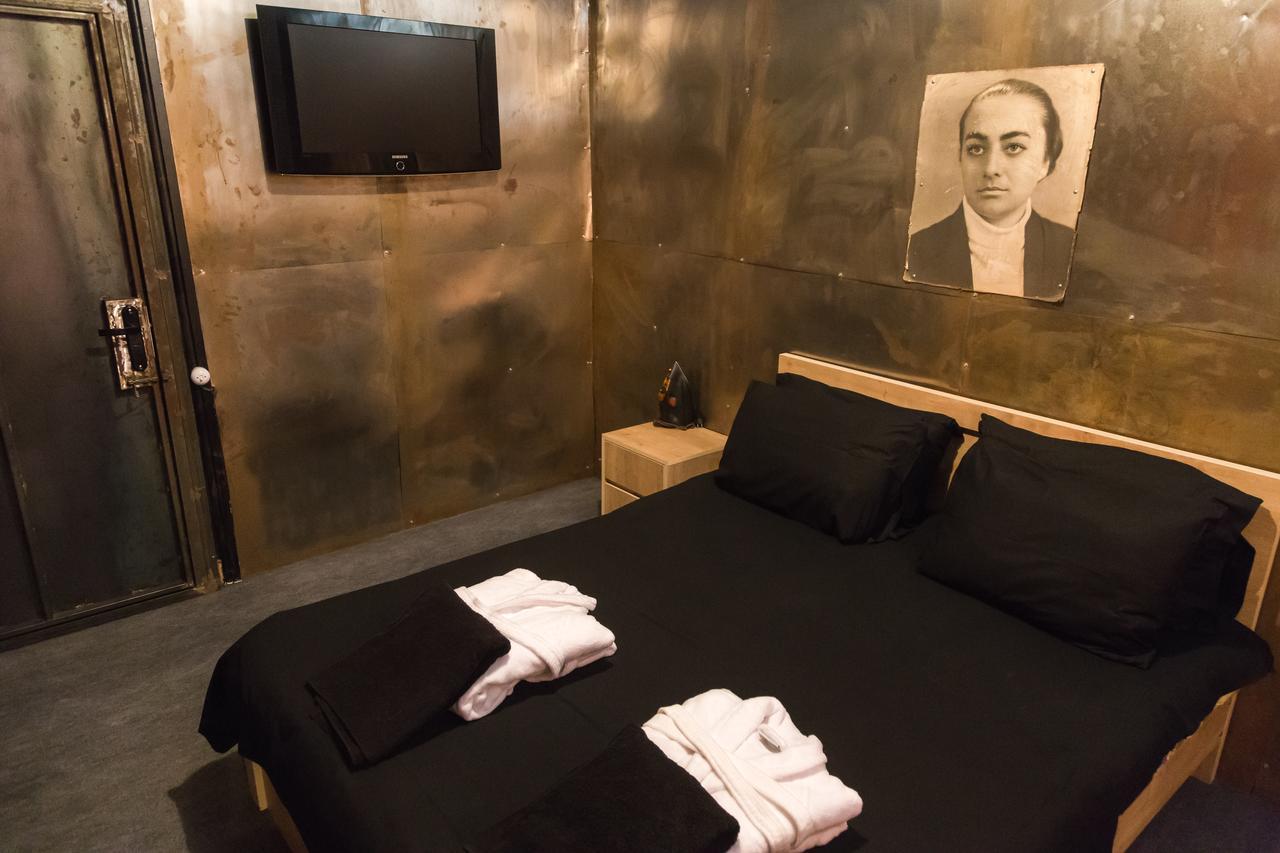 Alcatraz Jail-Hostel ティビリシ エクステリア 写真